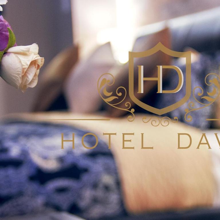 Hotel David - Suite with Balcony - 7