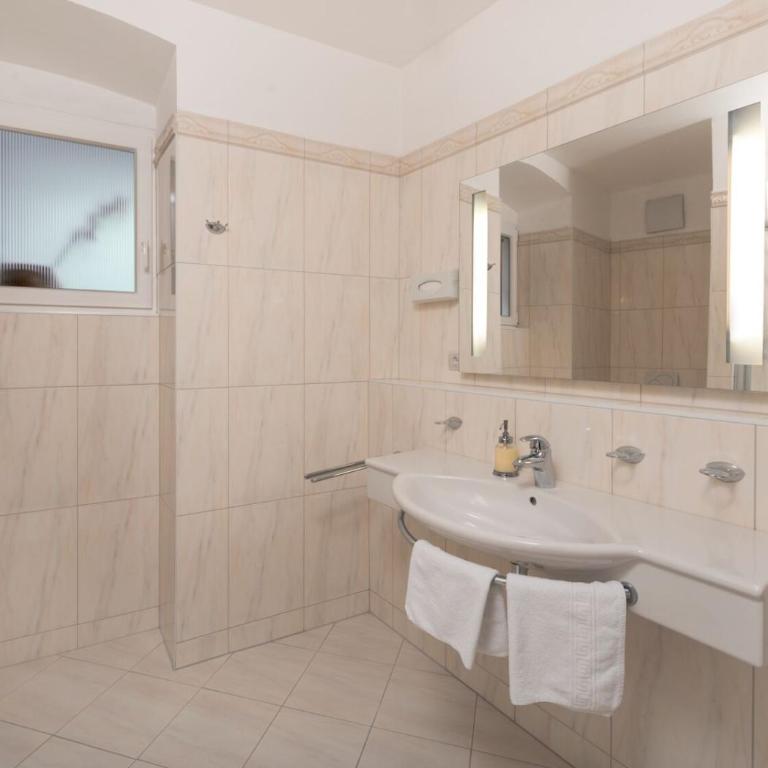 Boutique Hotel Goldenes Lamm Villach - Premium Doppelzimmer - 15