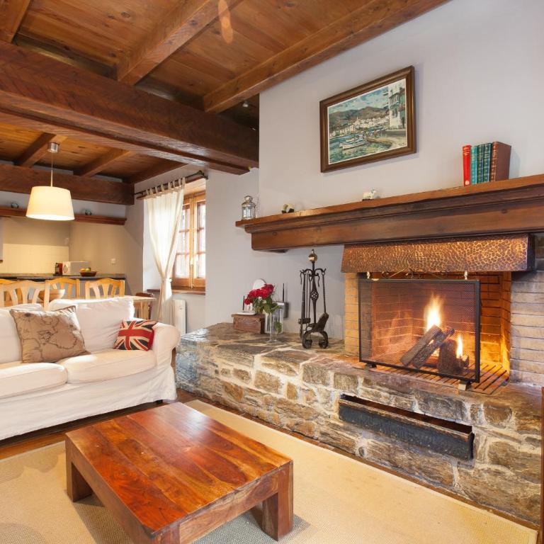 Tarter Chalets Apartaments - Three Bedroom Apartament with Fireplace - 1