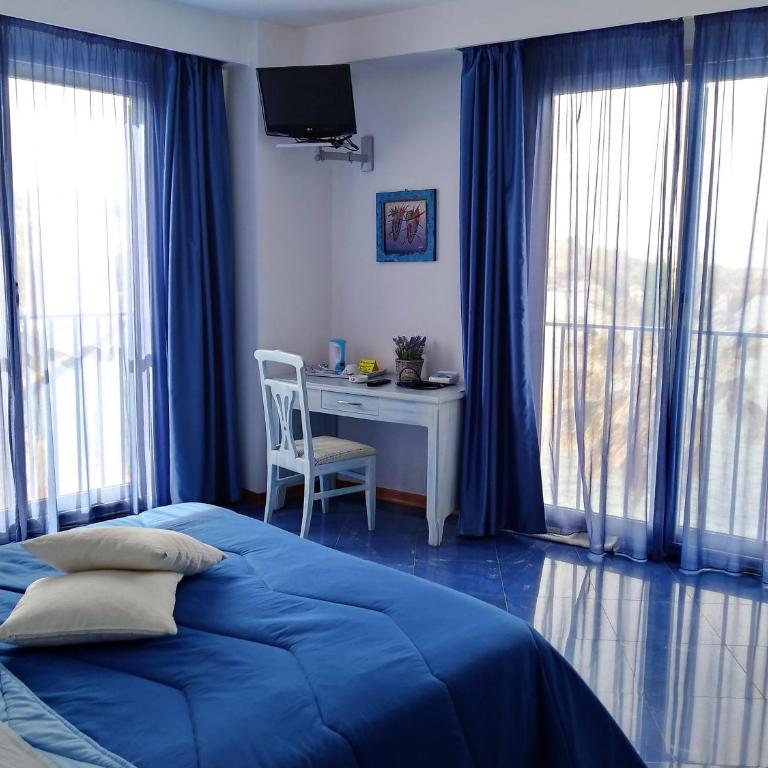 Blue Moon Hotel - Camera Matrimoniale Superior con Vista Mare - 30