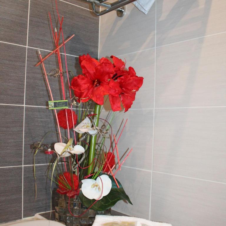 Hôtel Les Italiens - Chambre Quadruple avec Salle de Bains - 2