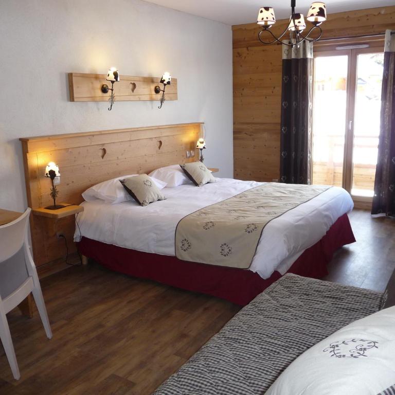 Chalet-Hôtel Le Beausoleil, The Originals Relais - Chambre Triple - 1