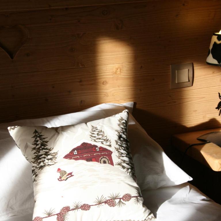 Chalet-Hôtel Le Beausoleil, The Originals Relais - Chambre Triple - 11