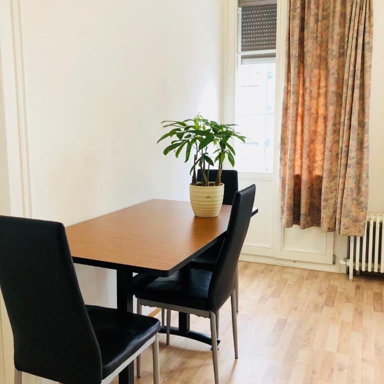 Happy central apartment - Chambre Quadruple avec Salle de Bains Commune - 4