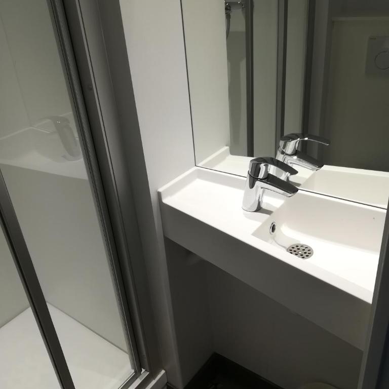 hotelF1 Avignon Centre Courtine gare TGV - Chambre Cabrio avec Salle de Bains Privative - 18