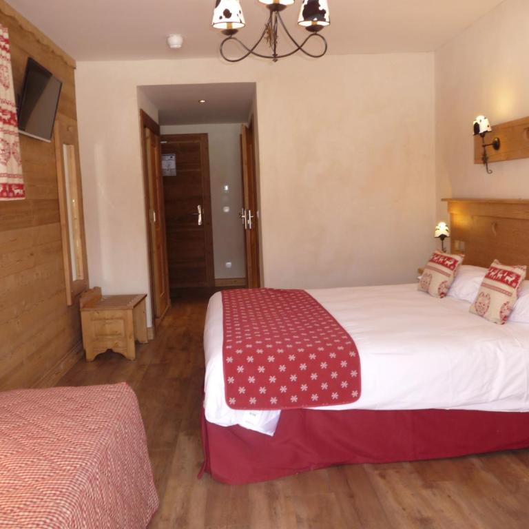 Chalet-Hôtel Le Beausoleil, The Originals Relais - Chambre Triple - 2