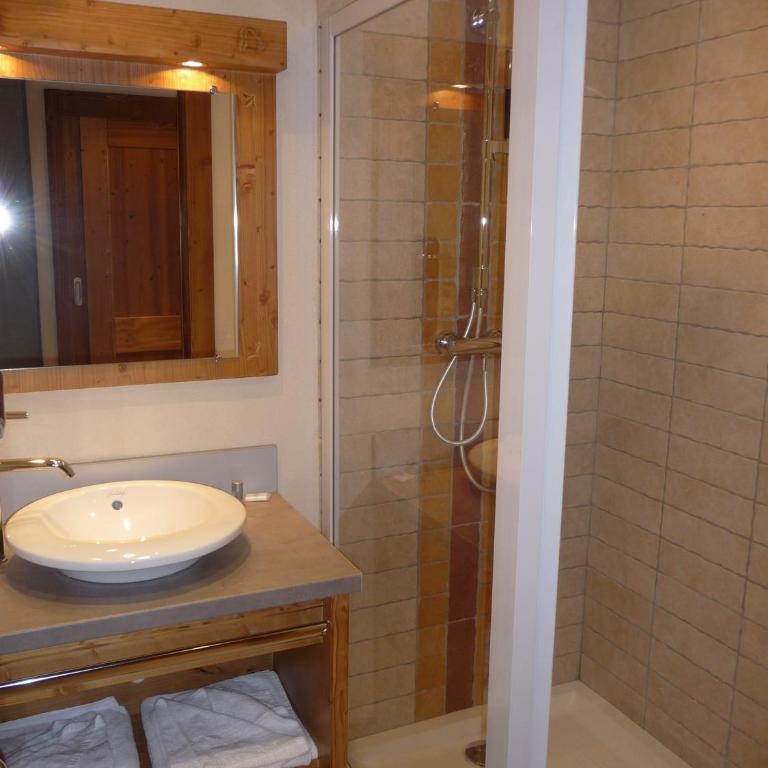 Chalet-Hôtel Le Beausoleil, The Originals Relais - Chambre Double ou Lits Jumeaux - 1