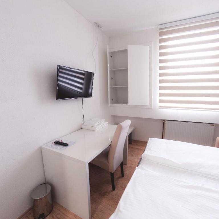 Orange Business Centar Apartments - Economy Double or Twin Room - 3