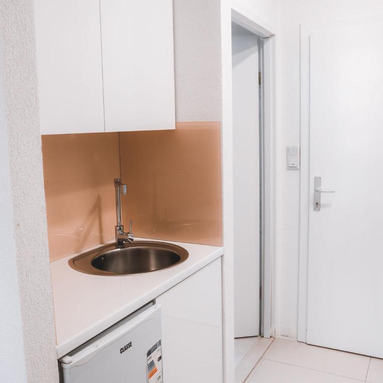 Orange Business Centar Apartments - Economy Double or Twin Room - 11