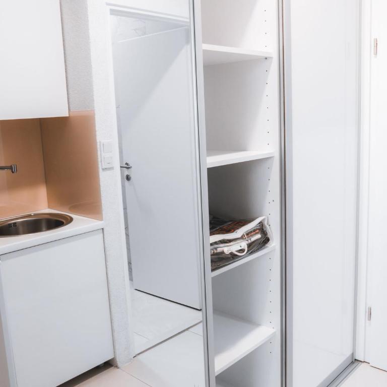 Orange Business Centar Apartments - Economy Double or Twin Room - 6