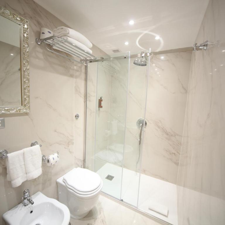 Maison Tritone - Deluxe Triple Room - 24