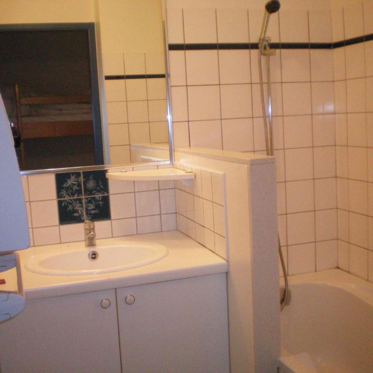 Appart'Hôtel LIDO au bord de l'eau - Studio confort 3 personnes avec vue sur le lac - 1