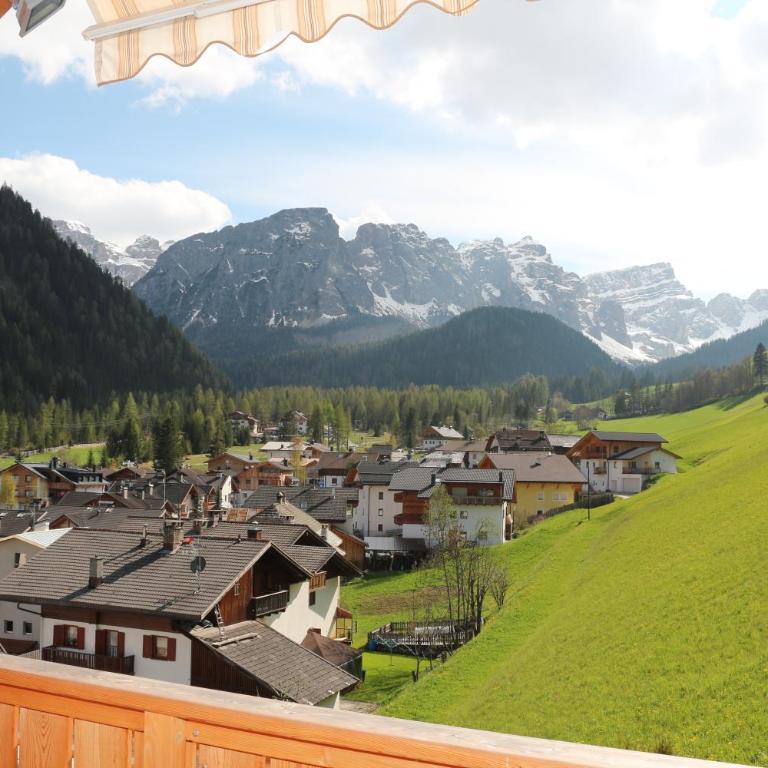 Appartamenti Ciasa Linda - Appartamento con Vista Montagna - 2