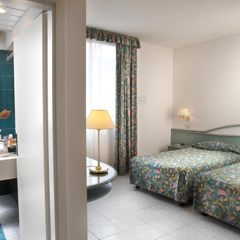 Hotel Italia - Camera Matrimoniale/Doppia con Letti Singoli - 3