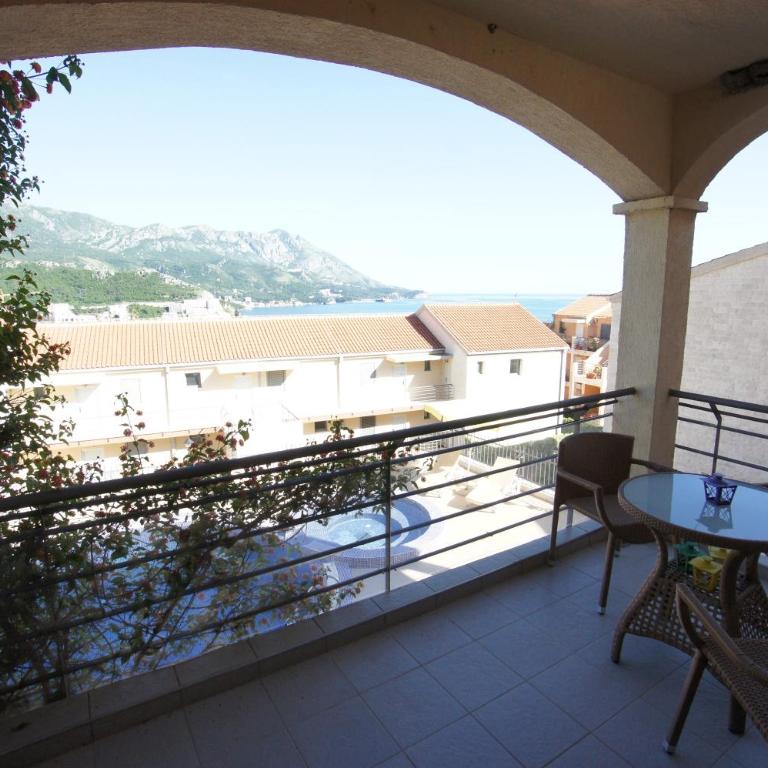 Apartments Bečići Sunset - Two-Bedroom Apartment - 2