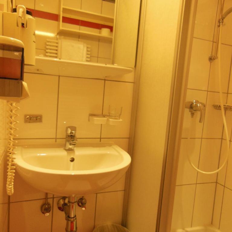 Wohlfühlresort und Feriengut Martinerhof - Doppelzimmer - 4