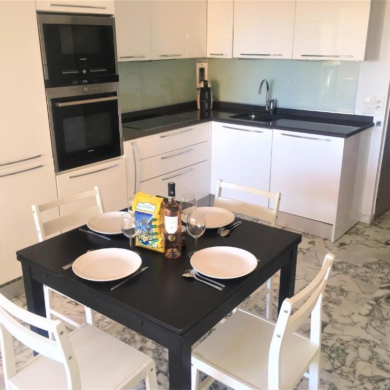 Appartement de 1 à 6 personnes Beaulieu sur mer, climatisé, proche Nice et Monaco tout confort 2 chambres - Appartement 2 Chambres - 6