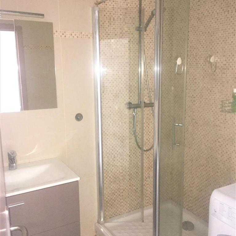 Appartement de 1 à 6 personnes Beaulieu sur mer, climatisé, proche Nice et Monaco tout confort 2 chambres - Appartement 2 Chambres - 12