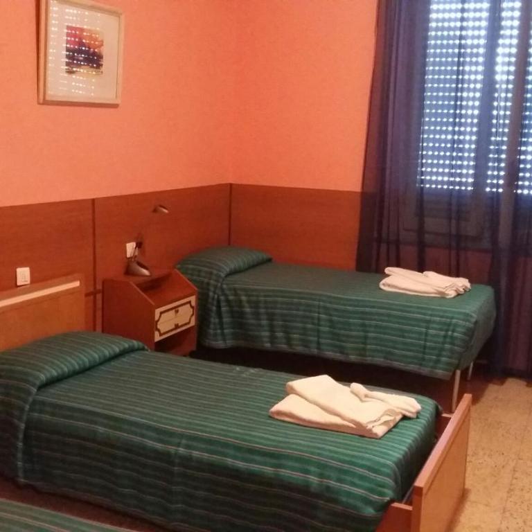 Hotel Violetta - Camera Tripla - 1