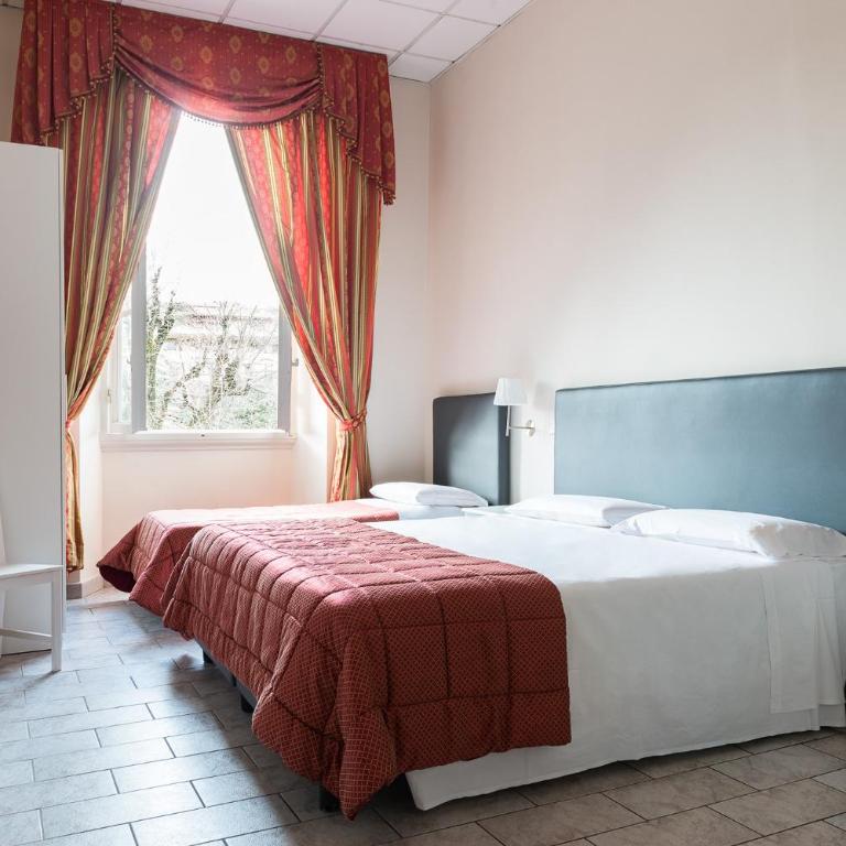 Hotel St. James - Superior Triple Room - 1