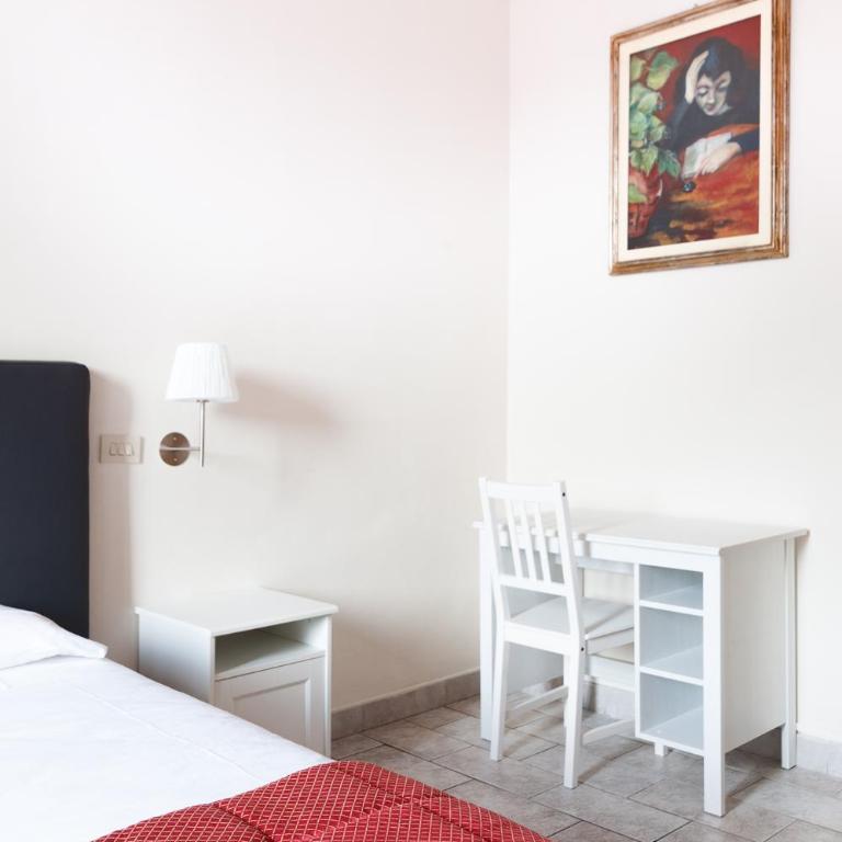 Hotel St. James - Superior Triple Room - 4