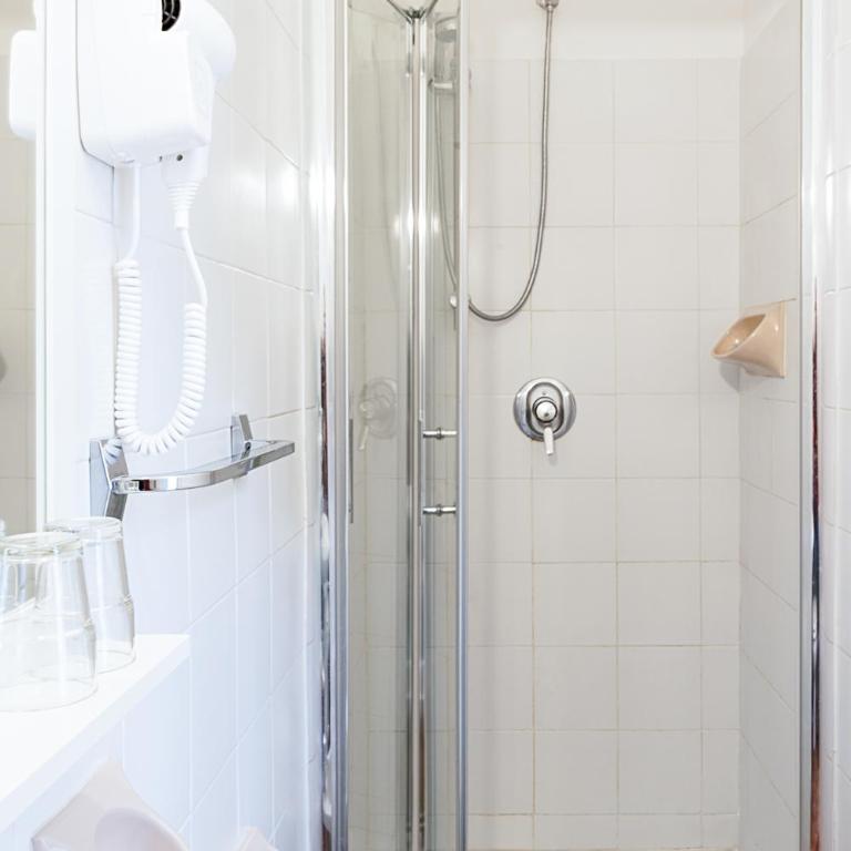 Hotel St. James - Standard Double or Twin Room - 3