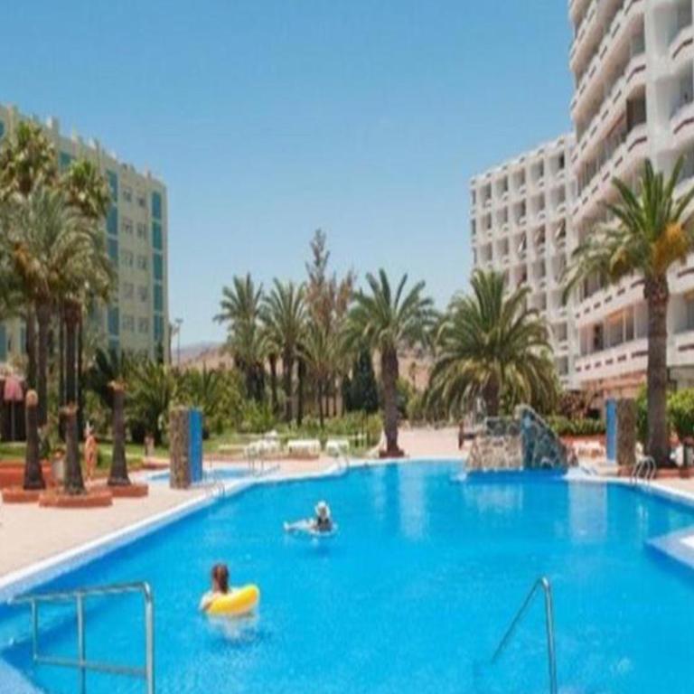 Holiday Apartment - Apartment with Pool View - 16
