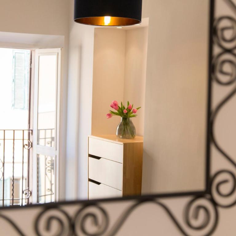 TrastevereHome - Funky 70s Style Apartment in Trastevere - Appartamento con 2 Camere da Letto - 24