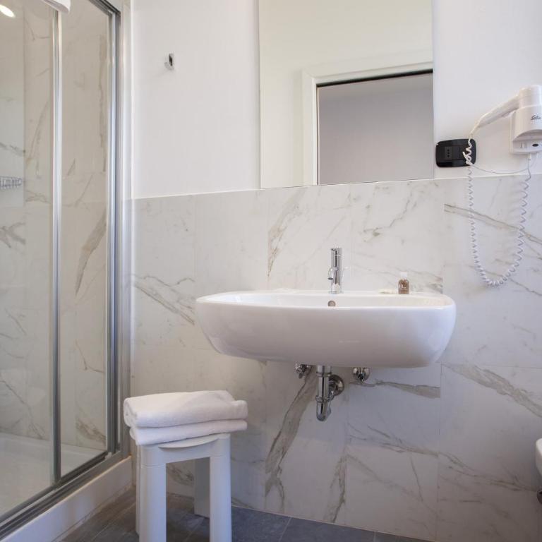 Boutique Hotel Liberty 1904 - Camera Tripla - 4