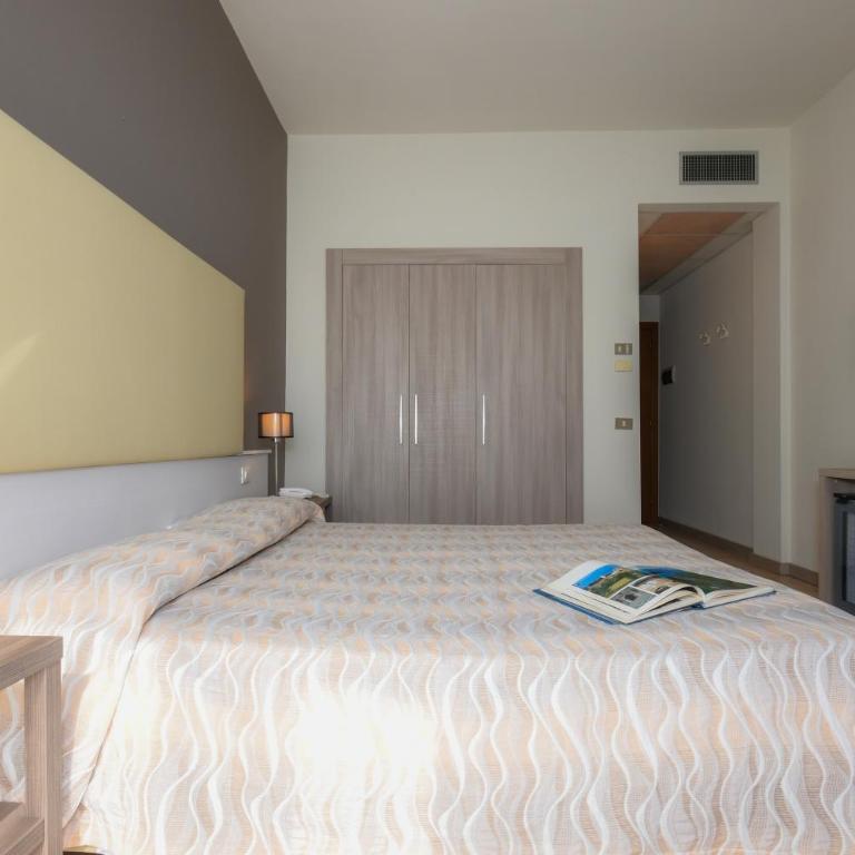 Hotel Miramar - Camera Matrimoniale/Doppia con Letti Singoli con Vista Lago Parziale - 2