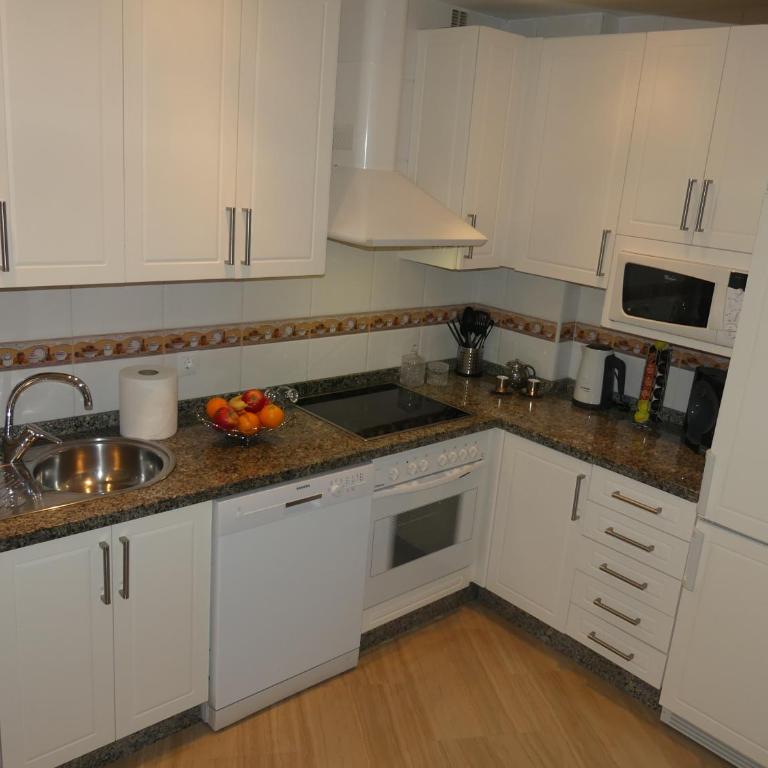 Malaga Benalmadena Puerto Marina Costa Sol Holiday Rentals - Apartment - 28