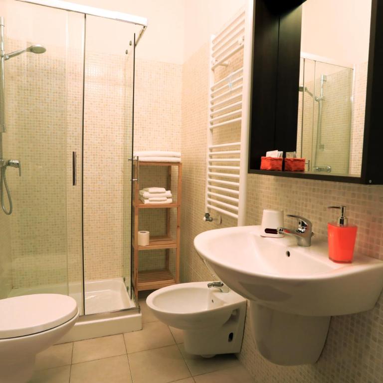 Primo Piano Guesthouse - Bari Policlinico - Triple Room with Private Bathroom - 13