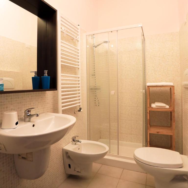Primo Piano Guesthouse - Bari Policlinico - Triple Room with Private Bathroom - 12