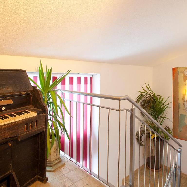 Haus Alpenflora - Apartment mit 7 Schlafzimmern - 32