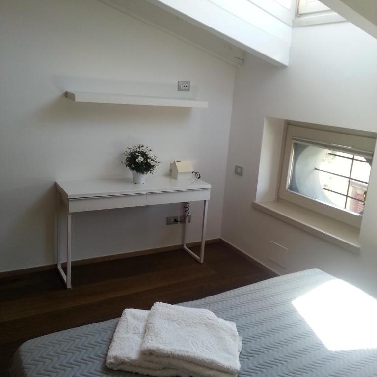 B&B Bergamo Alta - Camera Matrimoniale/Doppia con Letti Singoli con Bagno in Comune - 5