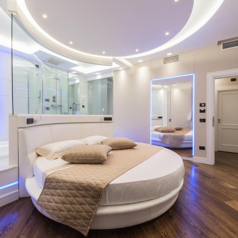 LUX Suites in Roma - Camera Deluxe Matrimoniale con Vasca Idromassaggio - 2