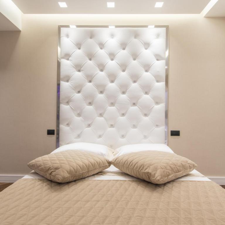 LUX Suites in Roma - Camera Matrimoniale Deluxe con Doccia - 6
