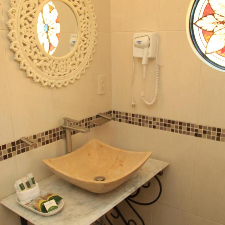 Hotel Boutique Ponciano - Standard Room with Balcony - 3