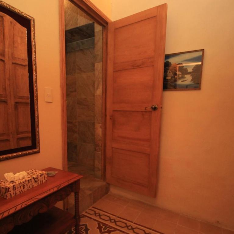 Hotel Boutique Ponciano - Deluxe King Room - 4