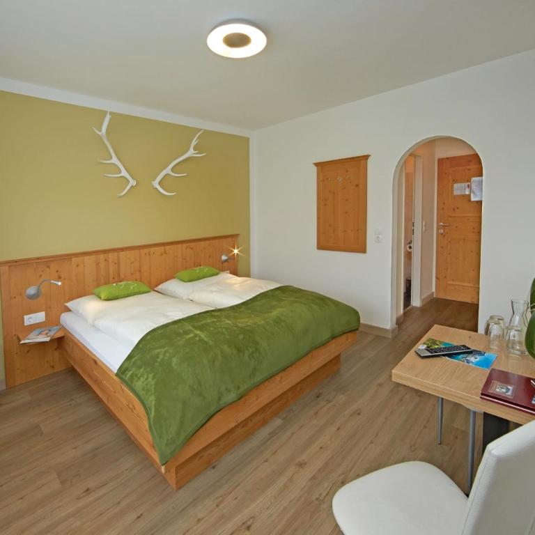 Comfort Hotel Garni Landhaus Gitti - Familien-Vierbettzimmer mit Balkon - 5
