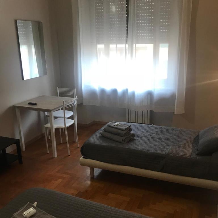 Room 14 - Camera Doppia con Letti Singoli con Bagno Privato - 8
