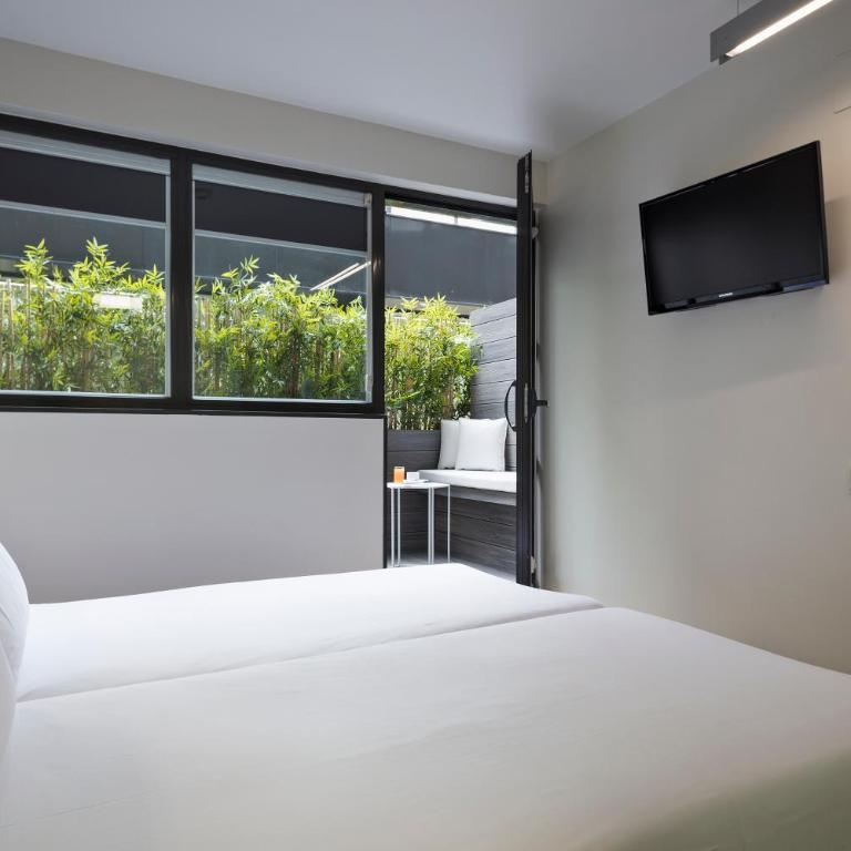 Aparthotel Bcn Montjuic - Triple Room with Terrace - 2