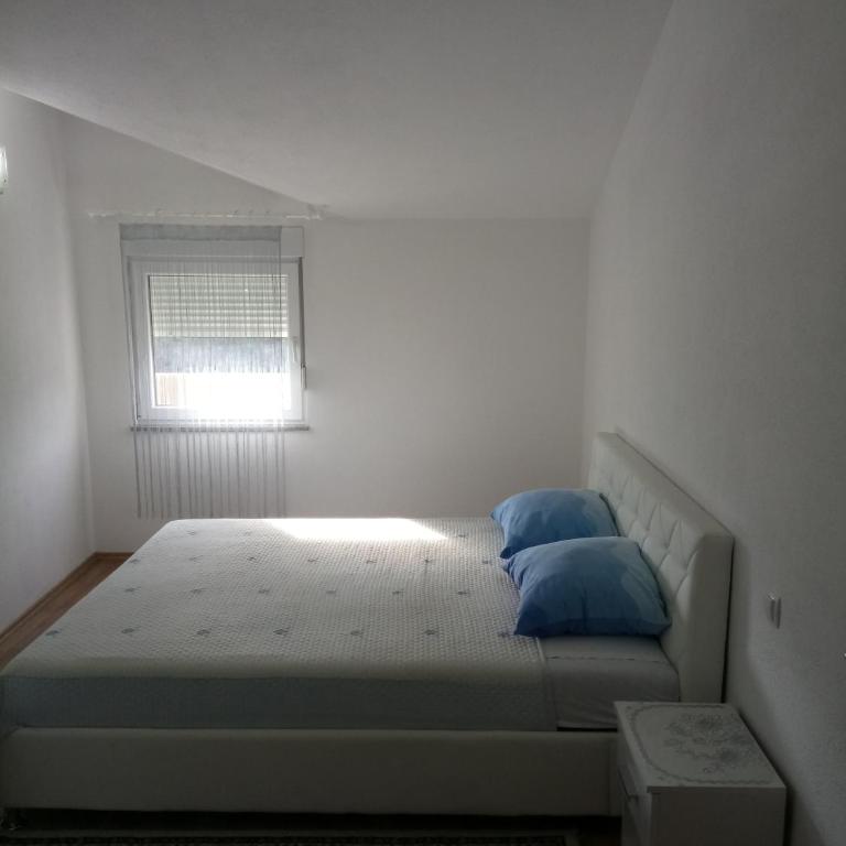 Apartments Aldi - Apartment with Balcony - 15