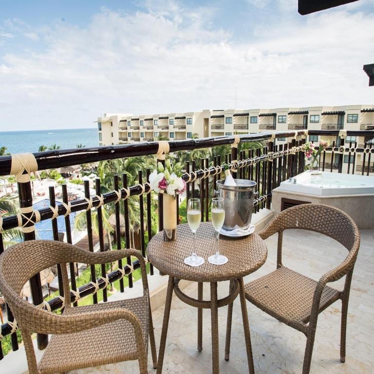 Dreams Riviera Cancun Resort & Spa - All Inclusive - Preferred Club Ocean View and Pool Front with Outdoor Jacuzzi (King bed) - 2