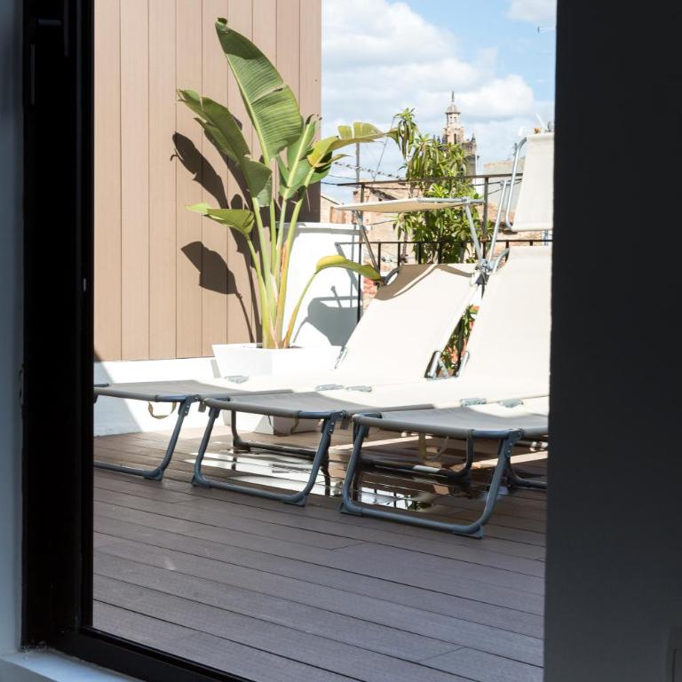 Apartments Downtown Valencia - Apartment with Terrace - 22
