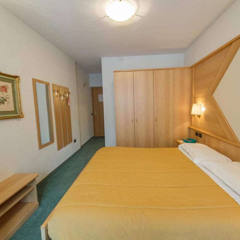 Hotel Italia - Camera Matrimoniale - 6