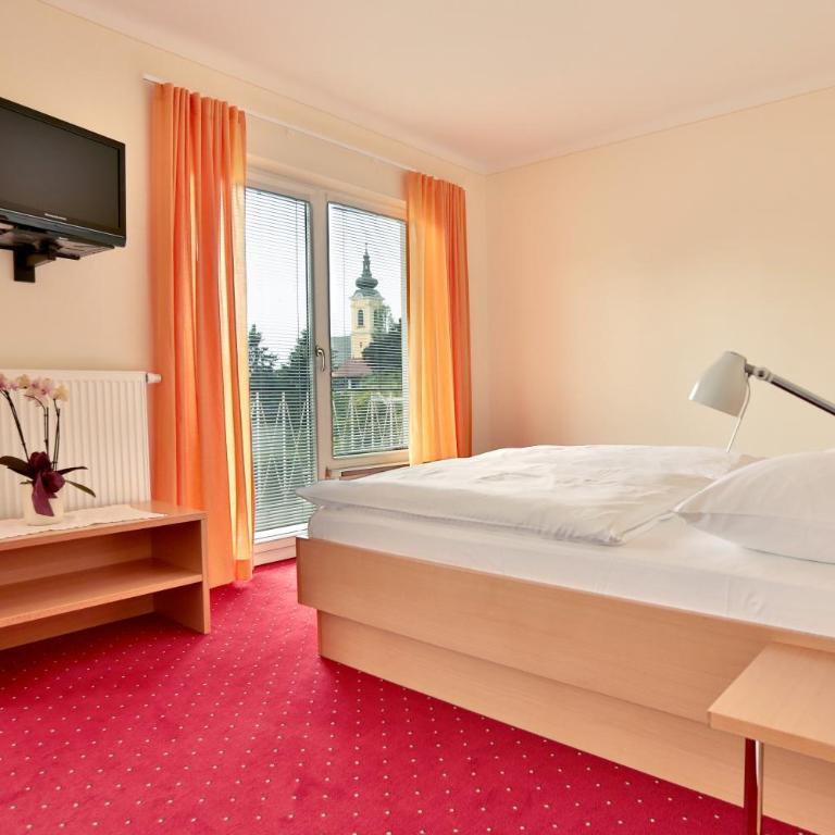 Hotel Reineldis - Doppelzimmer mit Balkon - 2