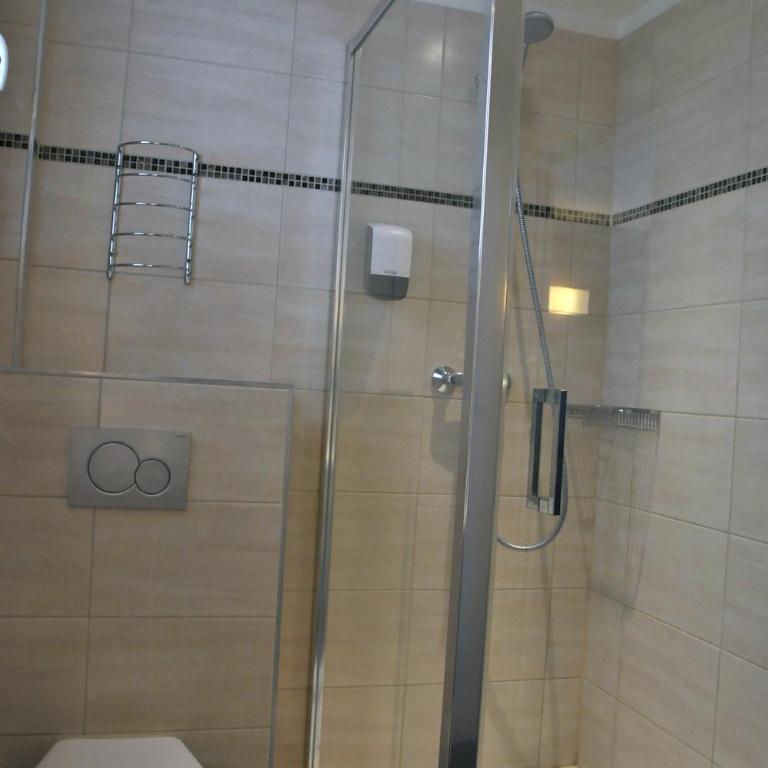 Kyriad - Caen Centre - Chambre Triple - 1