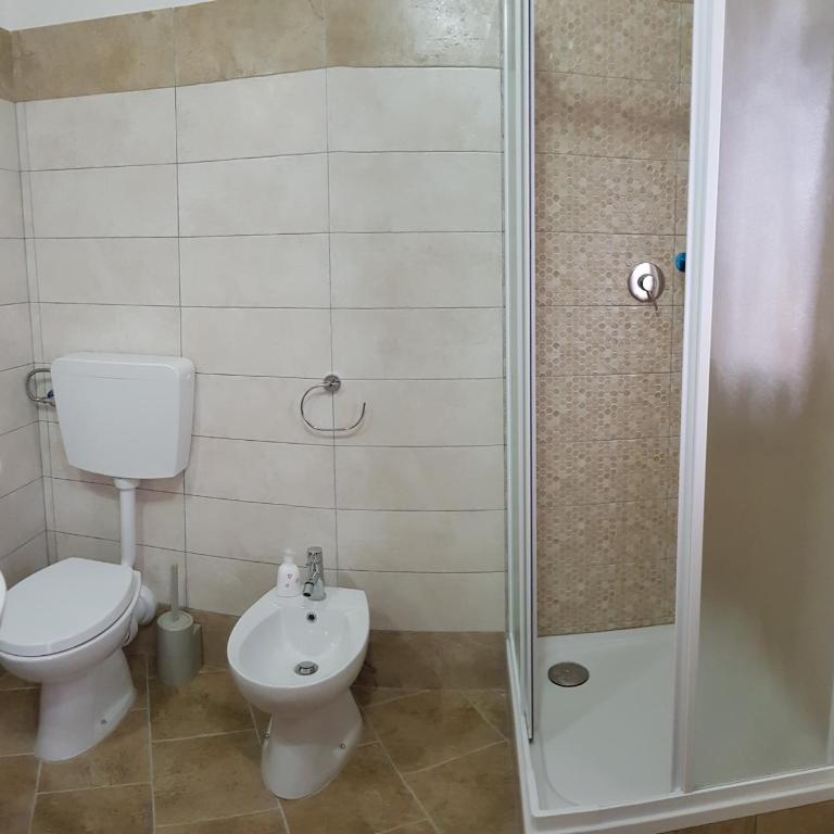 MAYFLOWERS B&B Zona Ospedale Cisanello Pisa - Single Room with Private Bathroom - 4