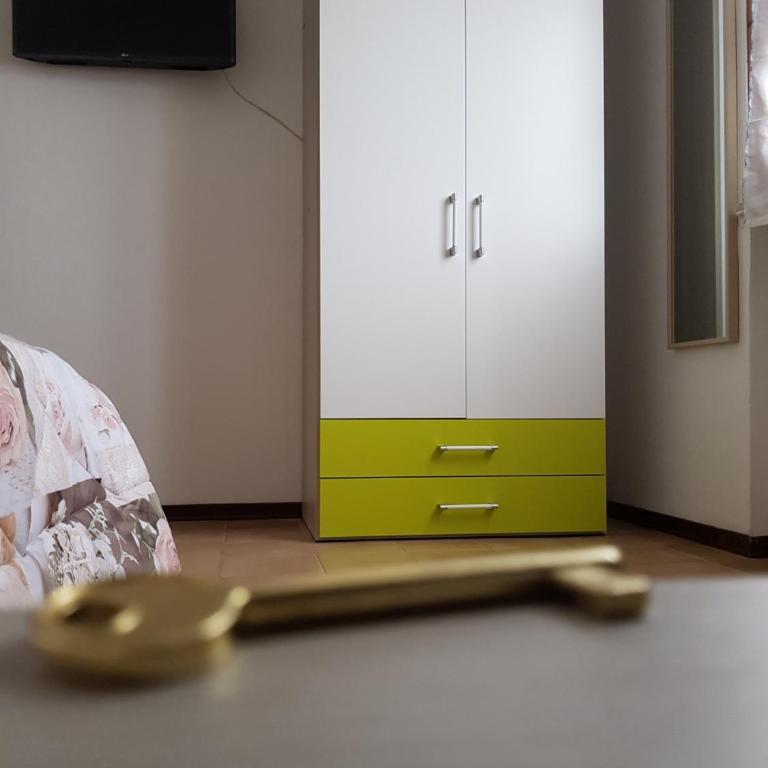 MAYFLOWERS B&B Zona Ospedale Cisanello Pisa - Single Room with Private External Bathroom - 1
